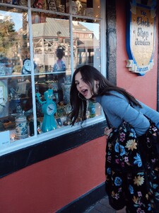 [2026.01.06] victoriajustice_611886086_18643515295006824_8594335877664382275_n.jpg