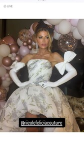 [2026.01.12] katebeckinsale's2026-1-12-18.5.238 story.jpg