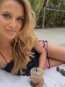 [2026.01.14] katelove_616092245_18552953728054296_6270258734985463422_n.jpg