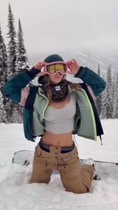 [2026.01.15] rachelc00k_3809936223784381373.jpg