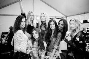 [2026.01.16] taylor_hill_616425941_18556238986024492_3247175884900692909_n.jpg