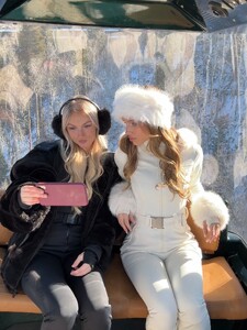 [2026.01.18] haileygrice_618527835_18556743592016781_3463789701681358672_n.jpg