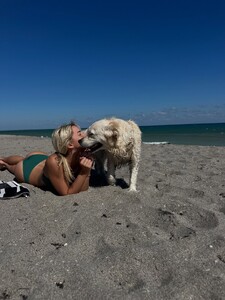 [2026.01.18] livvydunne_619222411_18559303690027168_4338523996435391577_n.jpg