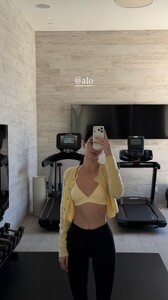 [2026.01.20] kendalljenner's2026-1-20-18.33.259 story.jpg