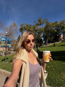 [2026.01.27] elizabethcturner_621465297_18552646606052750_3261465510635951397_n.jpg