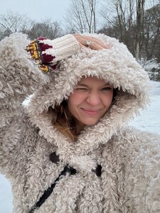 [2026.01.27] josephineskriver_622136862_18557944879020326_5281644021864297514_n.jpg