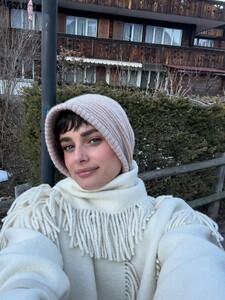 [2026.01.01] taylor_hill_588630385_18553726966024492_4951741149139139044_n.jpg