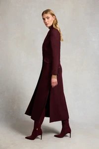 20TheTrinityCoat_Merlot_TBC250930_Ecom_AW25_0211_3.webp