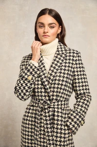 4-WrapCoat_LargeScaleHoundstooth_-RS_2024-10-10_RE-SHOOTS_BC21641_2.webp