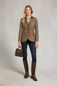 62CMT_HackingJacket_LargeScaleBrownHerringbone_TBC_250710_AW25EcomAJ_18026_5_147de047-2fce-4e2a-bd35-7ad85762fa67.webp