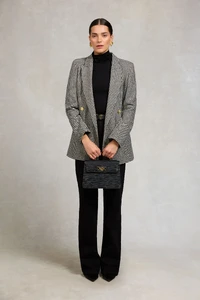 67EssentialRollNeck_Black_221MTEE024604_251001_AW25Ecom_AJ_27783_2.webp