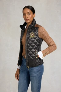 69DiamondQuiltClassicGilet_Khaki_221EOTW002832_250709_AW25EcomAJ_15572_1.webp