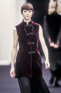 Alberta Ferretti 1993 Women RTW 44.jpg
