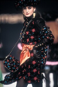 AlessGatto-emanuel ungaro fw 1990  (2).jpg