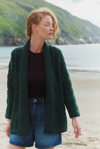 B136_LiffeyShawl_Cardigan_Ladies_Merino_Green_01.webp