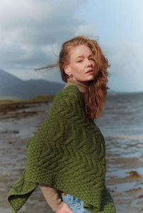 B676_AasleaghFallsLadiesAranPoncho_SupersoftMerino_Green_01.webp