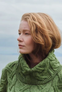 B692_KinsaleCableAranCardigan_Ladies_SupersoftMerino_Green_03jpg.webp