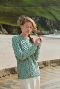 B951_ListowelLadiesAran_CabledSweater_SupersoftMerino_Mint_09.webp