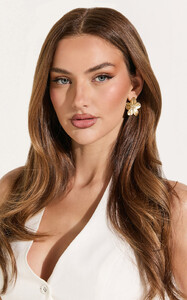 BHamilton - Showpo - Paola_Earrings_-_Flower_Stud_Earrings_in_Gold__03_77.jpg