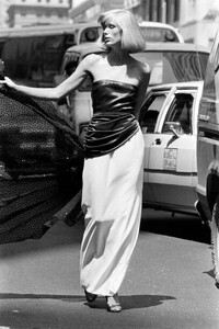 Bill Blass Resort 1983 Sportswear Collection Advance-Lisa Murrell- -PhGeorge Chi (9).jpg