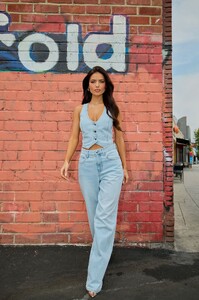 CBellotti - FNova - 04-19-24_Street-UGC_12_FN8119JPSET_LightWash_TH_MR_14-47-05_3830_WG_CM_MH.jpg