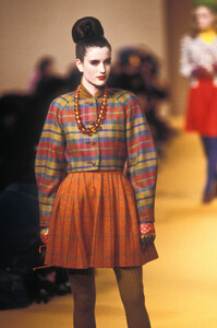 Christian Lacroix 1988 Women RTW 26.jpg