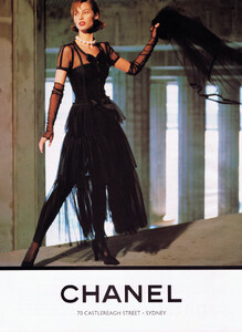 Christy_Chanel1991-AW-15.jpg