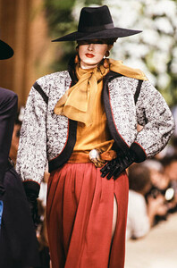 Cleo Glyde -Yves Saint Laurent Haute Couture FallWinter 1989-1990 (3).jpg