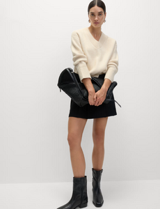 Cloud-Yarn-Ribbed-V-Neck-Jumper (3).png