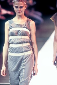 Comme des Garcons 1994 Women RTW 69.jpg
