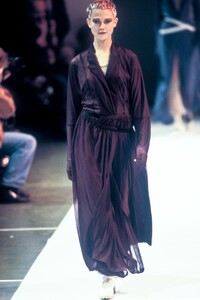 Comme des Garcons 1994 Women RTW 93.jpg
