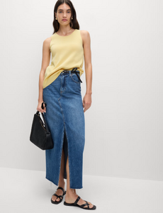 Crew-Neck-Knitted-Vest (2).png