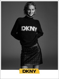 DKNY FALL 2025 _11.jpg