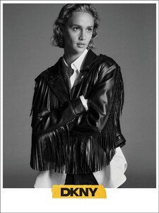 DKNY FALL 2025 _7.jpg