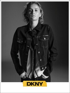 DKNY FALL 2025 _9.jpg