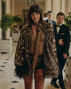 DakotaJohnson_Valentino_PFW_PipBourdillon 9.webp