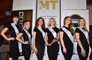 Daryna-Ivanets-vince-la-3a-selezione-di-Miss-Aurora-2024-gruppo-premiate.jpg