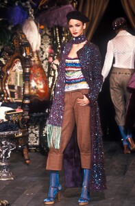 Dolce Gabbana 2000 Women RTW 34.jpg