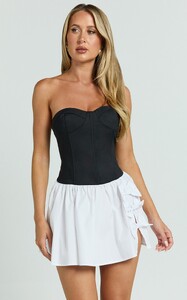 EVenz - Showpo - Adelita_Mini_Dress_-_Strapless_Contrast_Colour_Bodice_Gathered_Poplin_Skirt_Dress_in_Black_0005.jpg