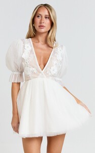 EVenz - Showpo - Akshia_Mini_Dress_-_Puff_Sleeve_Floral_Detail_Plunge_Neck_Dress_in_White_2239.jpg