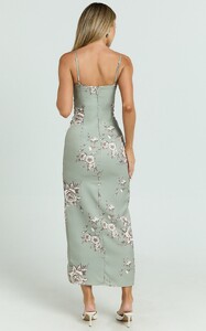 EVenz - Showpo - Benson_Midi_Dress_-_Sweetheart_Neck_Bustier_Bodycon_Dress_in_Botanical_Bliss_9.jpg