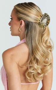 EVenz - Showpo - Fern_Shell_Hair_Clip_in_Gold_1.jpg