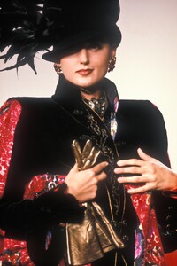 Emanuel Ungaro FW 1990 Haute Couture 090.jpg