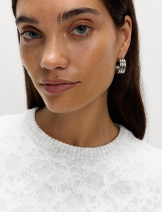 Embellished-Floral-Crew-Neck-Knitted-Top (1).png