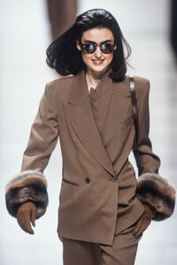 Emporio Armani FW 1992 110.jpg