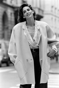 Ferragamo - 2 Sep 1986-Salvatore Ferragamo SpringSummer 1987 RTWAdvance (15).jpg