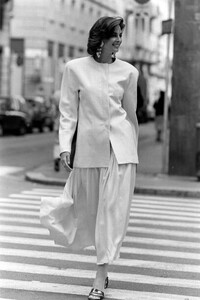 Ferragamo - 2 Sep 1986-Salvatore Ferragamo SpringSummer 1987 RTWAdvance (28).jpg