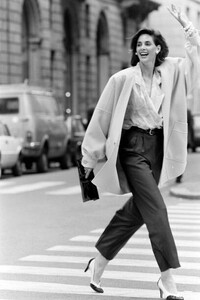 Ferragamo - 2 Sep 1986-Salvatore Ferragamo SpringSummer 1987 RTWAdvance (3).jpg