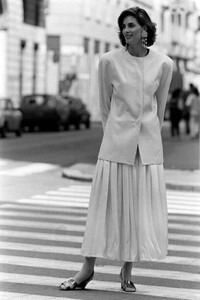 Ferragamo - 2 Sep 1986-Salvatore Ferragamo SpringSummer 1987 RTWAdvance (40).jpg