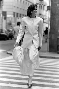 Ferragamo - 2 Sep 1986-Salvatore Ferragamo SpringSummer 1987 RTWAdvance (41).jpg